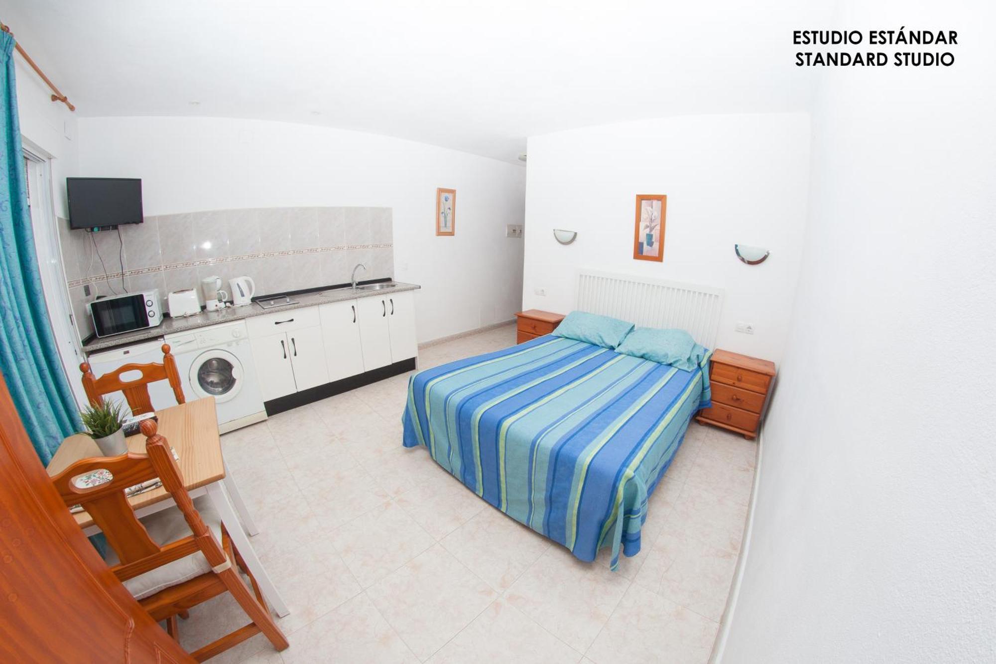 Apartamentos Rurales Santos Benajarafe Ruang foto
