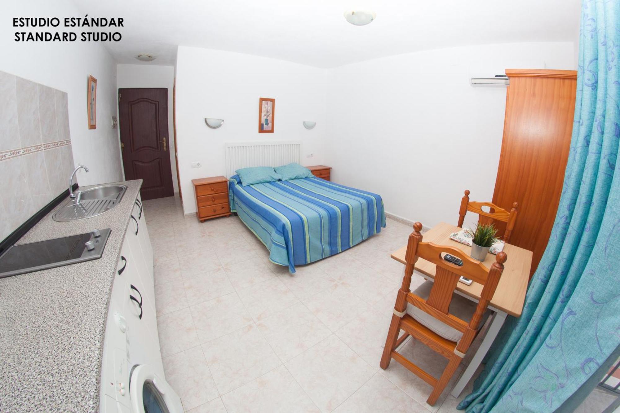 Apartamentos Rurales Santos Benajarafe Ruang foto