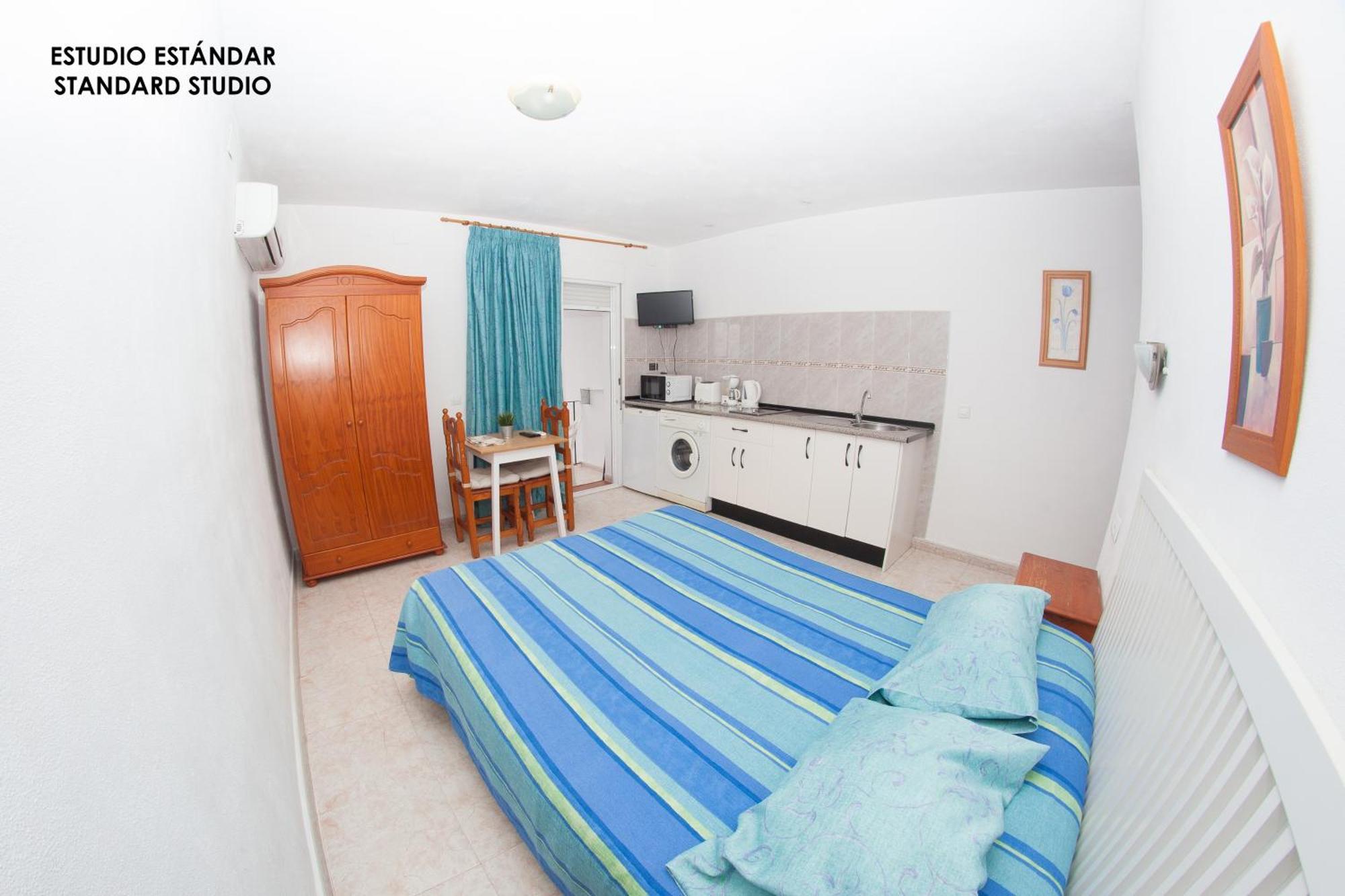 Apartamentos Rurales Santos Benajarafe Ruang foto